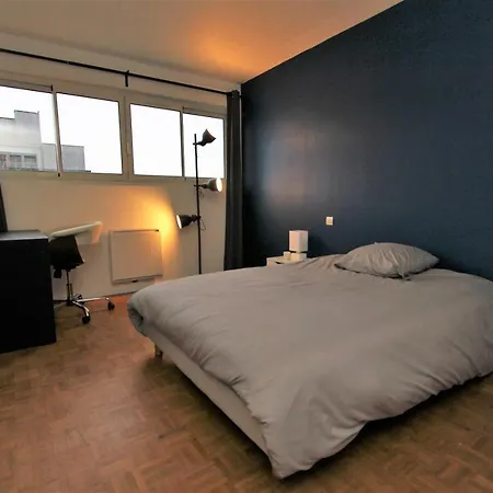 Grande Chambre Privee Aux Pieds Des Transports